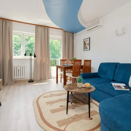 Spacious Air-conditioned With Workspace By Renters * Варшава