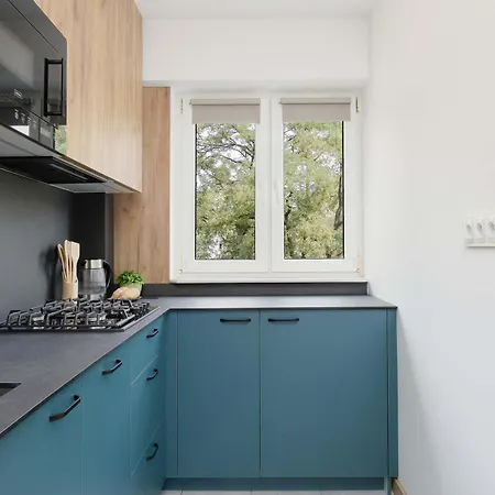 Апартаменти Spacious Air-conditioned With Workspace By Renters *