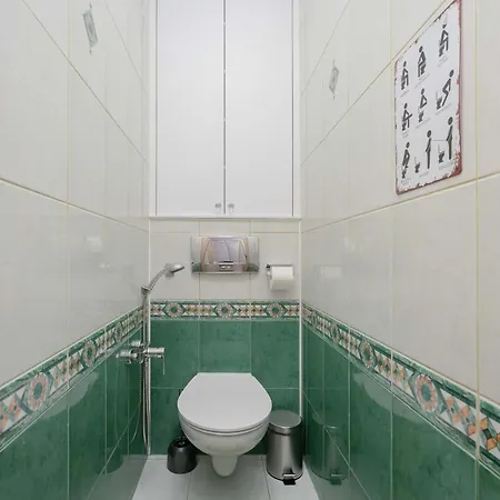 Spacious Air-conditioned With Workspace By Renters * Варшава
